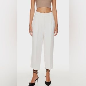 ‘The Effortless Pant’ Aritzia Birch Cropped